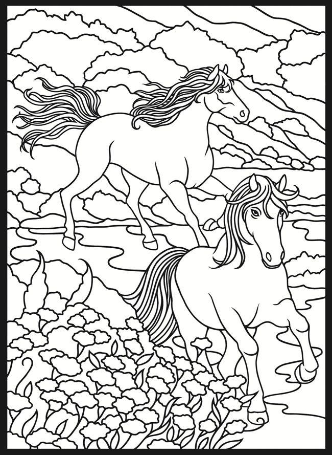 Розмальовки казках Два коні скачуть в гірській місцевості по галявині з квітами 