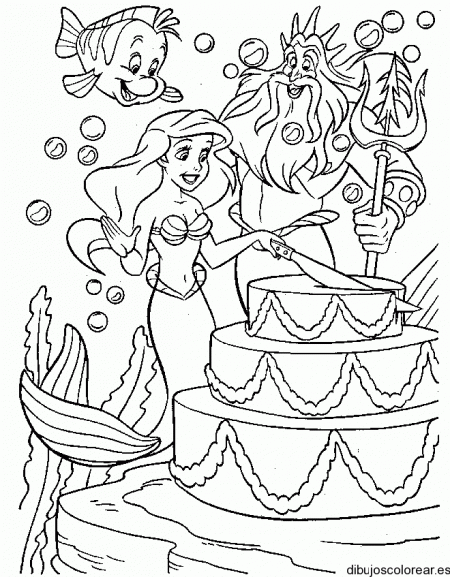 Раскраски раскраски для детей по сказкам Русалка режет ножиком большой торт и рядом стоит отец Посейдон с трезубцем