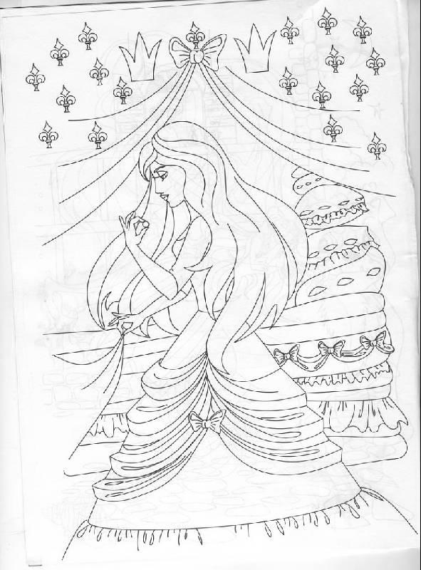Раскраски раскраски по сказкам Андерсена Принцесса на горошине, стоит у кровати и держит горошину